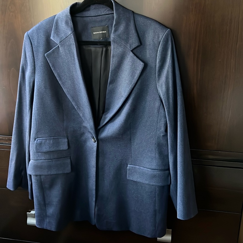 Banana Republic size 18 navy long blazer